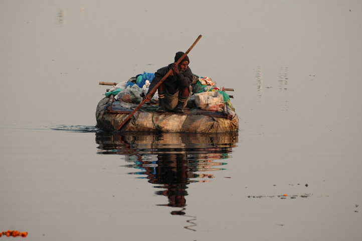 Floating rag picker