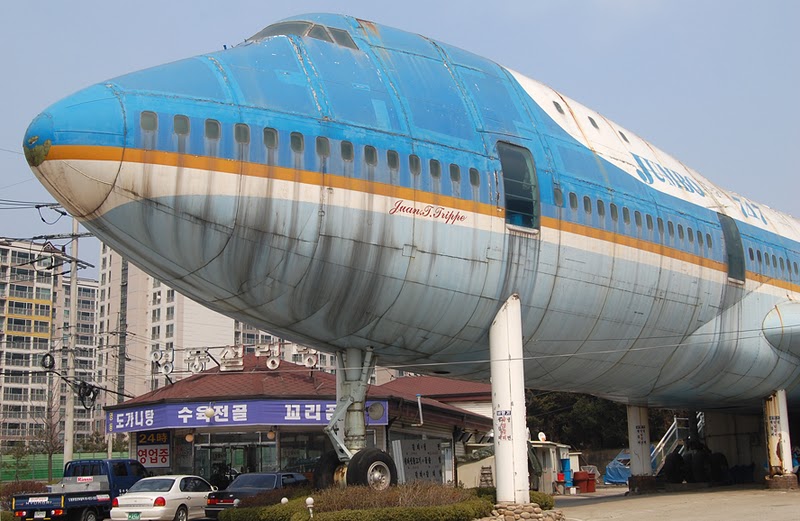 Seven Amazing Airplane Buildings RecycleNation seven-amazing-airplane-buildings-recyclenation