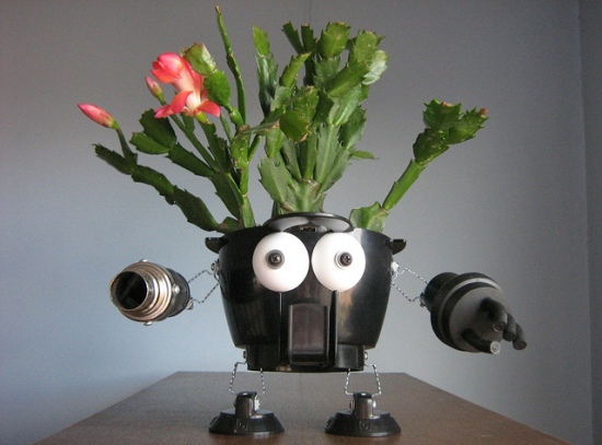 recycled robo planter people