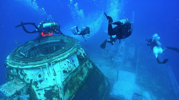 recycled shipwreck art gallery