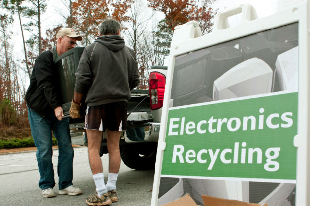 https://recyclenation.com/wp-content/uploads/2014/02/Dispose%20of%20E-Waste.jpg