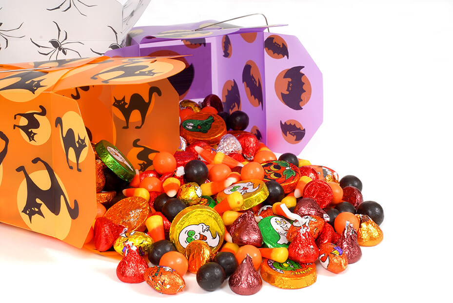https://recyclenation.com/wp-content/uploads/2016/12/how-to-recycle-halloween-candy.jpg